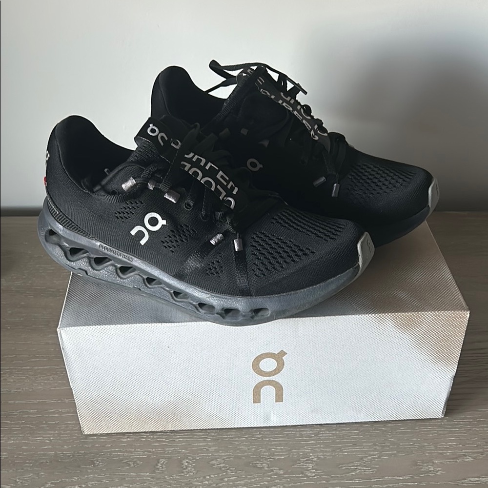 On Running Women’s Black Sneakers